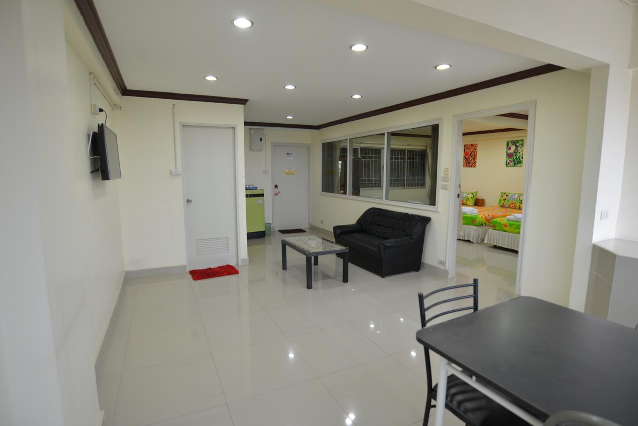 Cozy Loft Hostel Pattaya Exterior photo